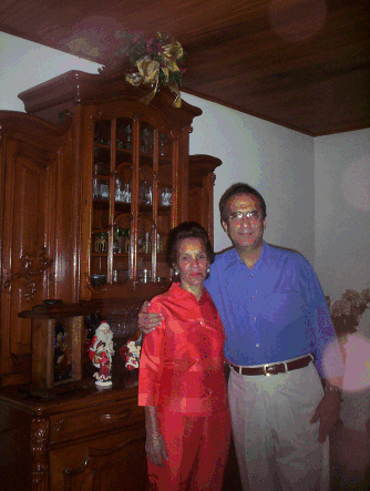 Don Dolores (Lolo) Morales González y doña Marisol Callejas fundadores de "Muebles Lolo Morales & Cia. Ltda"